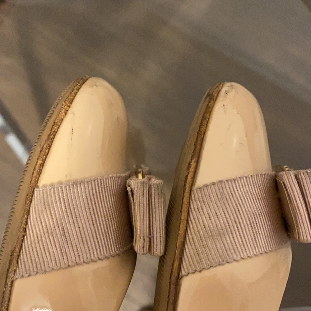 Ferragamo Varina in Nude Size 7.5 B - Picture 12 of 14